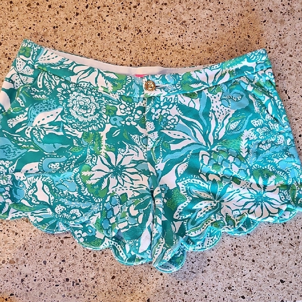 Lilly Pulitzer Knit Buttercup Scallop Hem Women's Shorts in Green